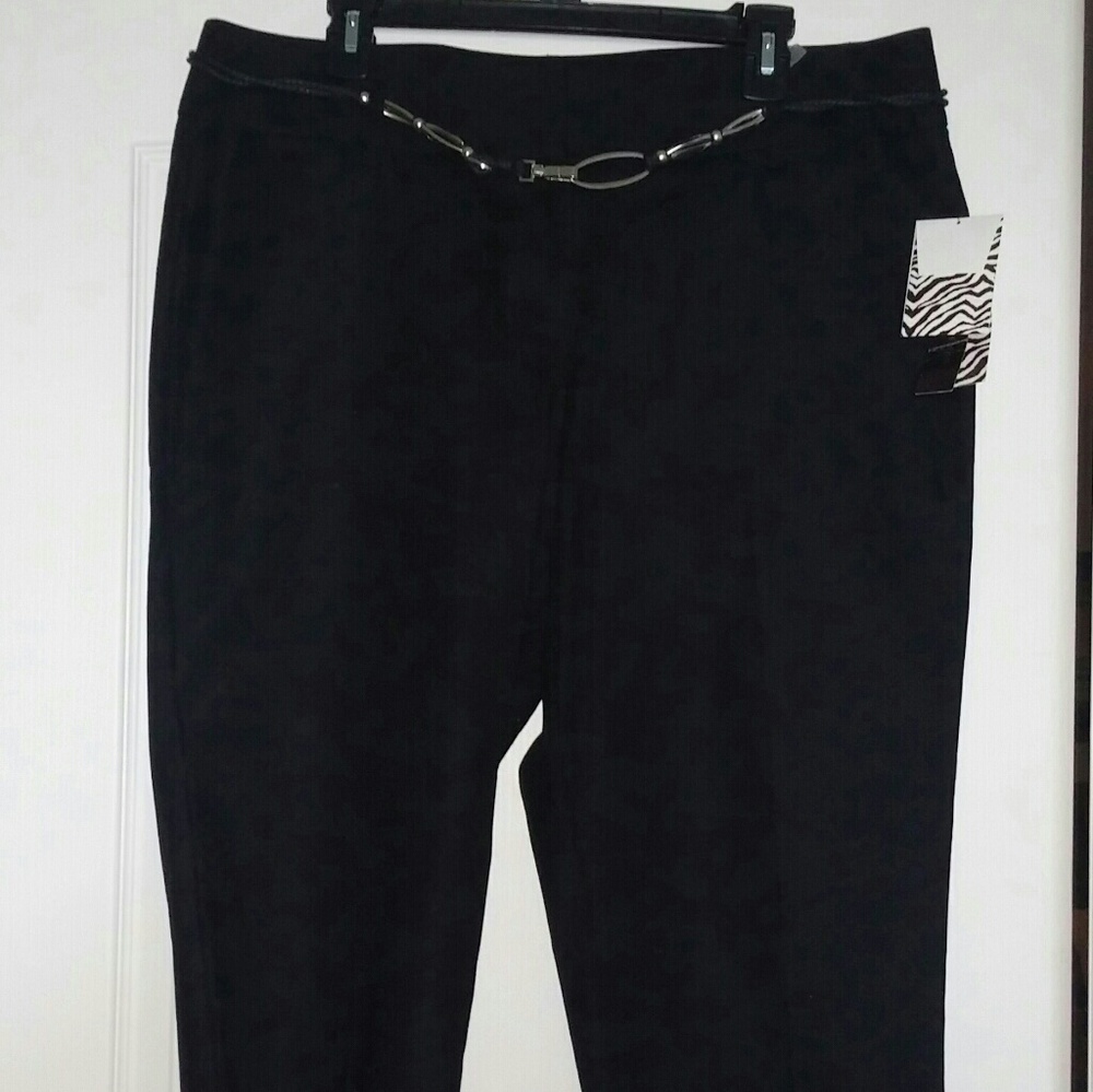 Capri Pants NWT
